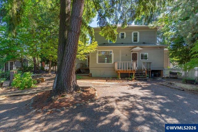 292 17th St SE, Salem, OR 97301
