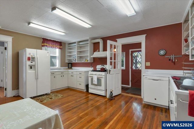 292 17th St SE, Salem, OR 97301
