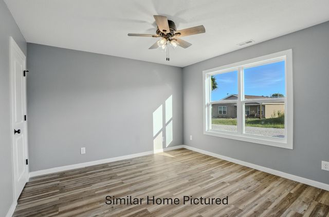 1355 E BIAS LN, Centralia, MO 65240