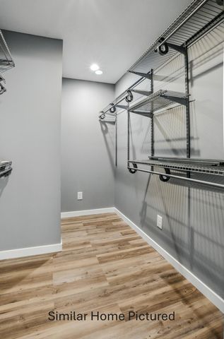 1355 E BIAS LN, Centralia, MO 65240