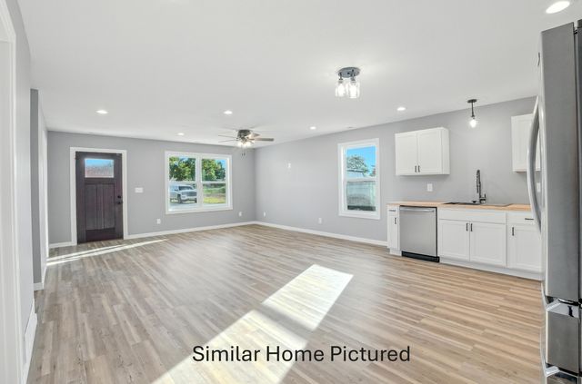 1355 E BIAS LN, Centralia, MO 65240