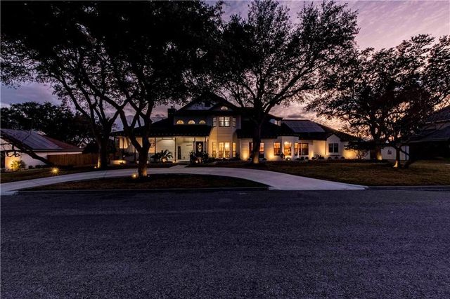 4517 River Park Dr, Corpus Christi, TX 78410