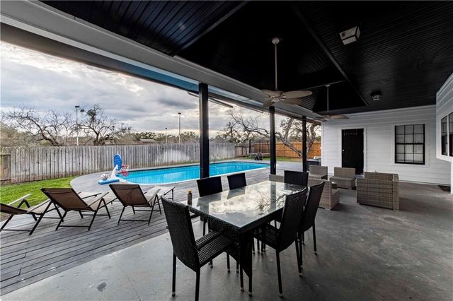 4517 River Park Dr, Corpus Christi, TX 78410