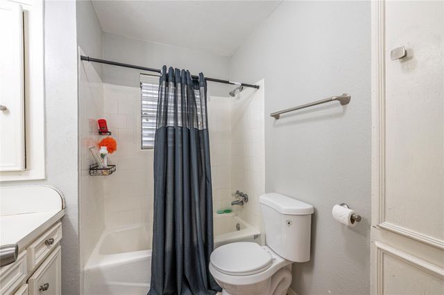 6918 Woodrow Street, Texas City, TX 77591