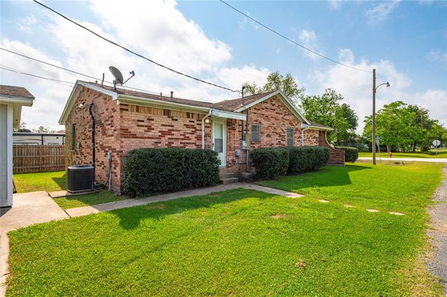 6918 Woodrow Street, Texas City, TX 77591