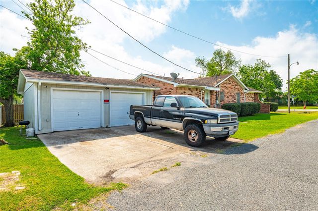 6918 Woodrow Street, Texas City, TX 77591