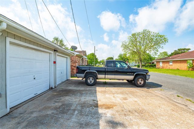 6918 Woodrow Street, Texas City, TX 77591