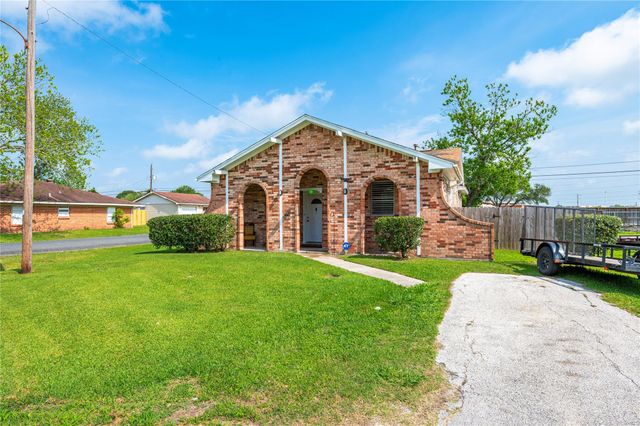 6918 Woodrow Street, Texas City, TX 77591