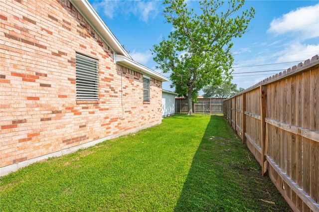 6918 Woodrow Street, Texas City, TX 77591