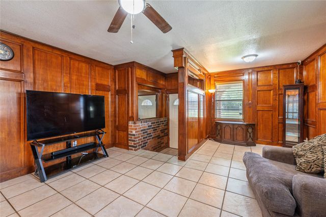 6918 Woodrow Street, Texas City, TX 77591