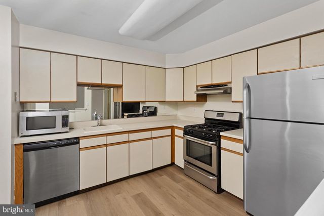 214 WYNDHAM PL, Trenton, NJ 08691