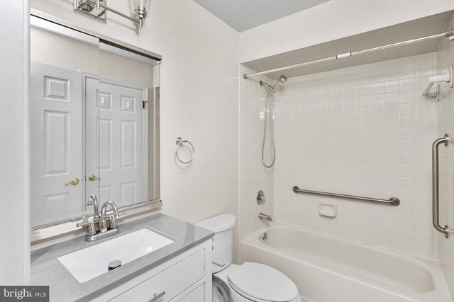 214 WYNDHAM PL, Trenton, NJ 08691