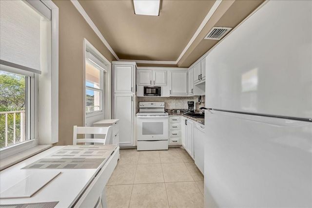 2651 S Course Drive 302, Pompano Beach, FL 33069