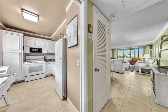 2651 S Course Drive 302, Pompano Beach, FL 33069