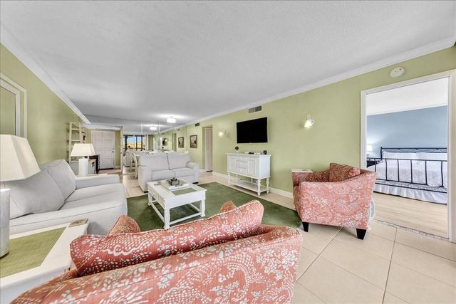 2651 S Course Drive 302, Pompano Beach, FL 33069