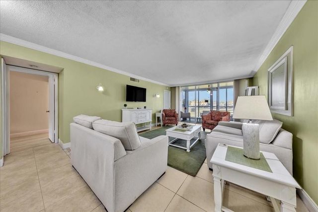 2651 S Course Drive 302, Pompano Beach, FL 33069