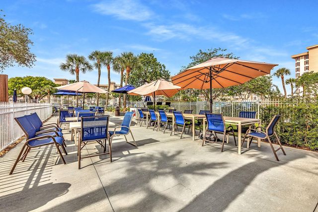 2651 S Course Drive 302, Pompano Beach, FL 33069