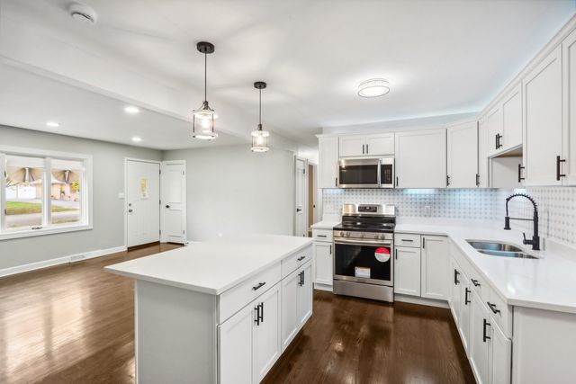 5924 W 109th Street, Chicago Ridge, IL 60415