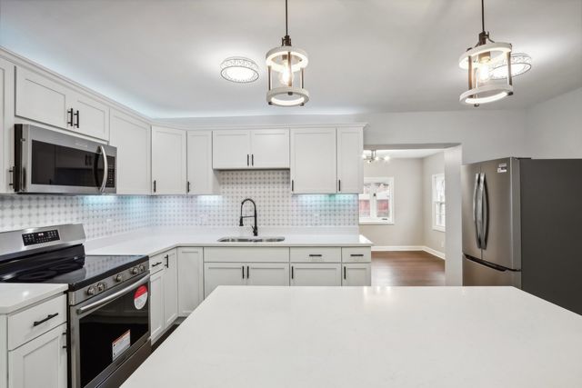 5924 W 109th Street, Chicago Ridge, IL 60415