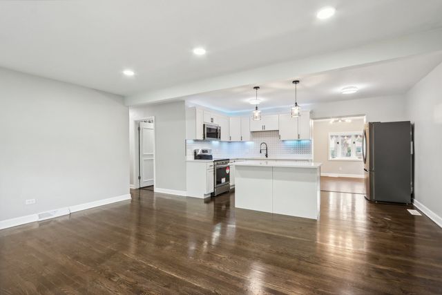 5924 W 109th Street, Chicago Ridge, IL 60415