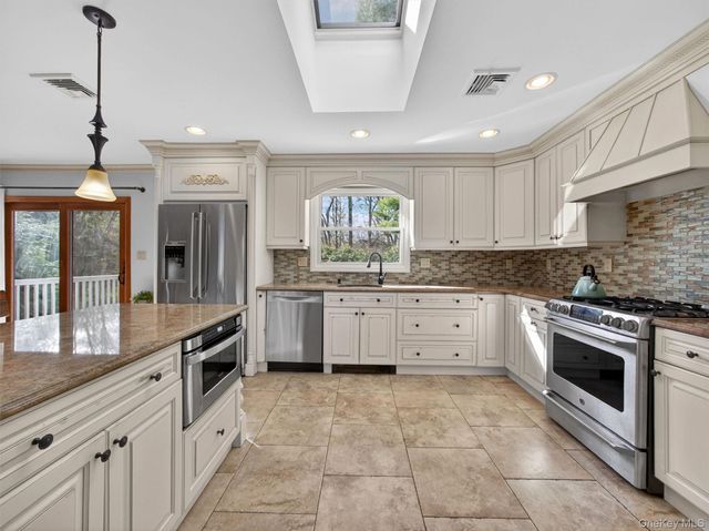 18 Termakay Drive, New City, NY 10956