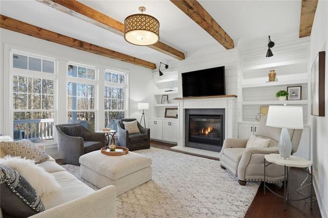 1010 Crossvine Road, Roswell, GA 30075