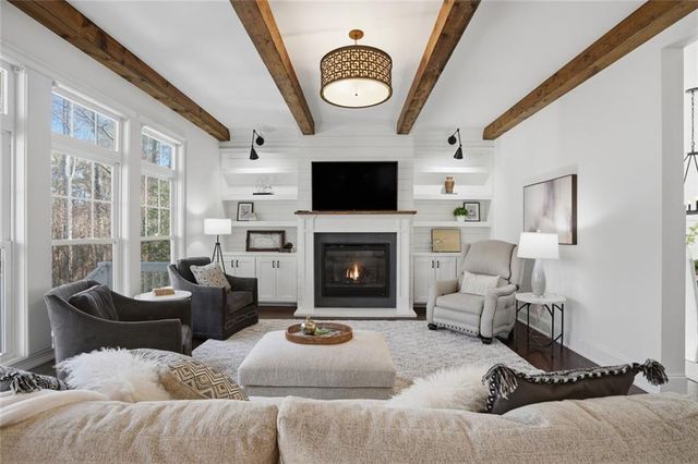 1010 Crossvine Road, Roswell, GA 30075