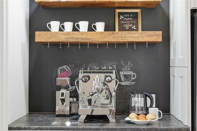 1010 Crossvine Road, Roswell, GA 30075