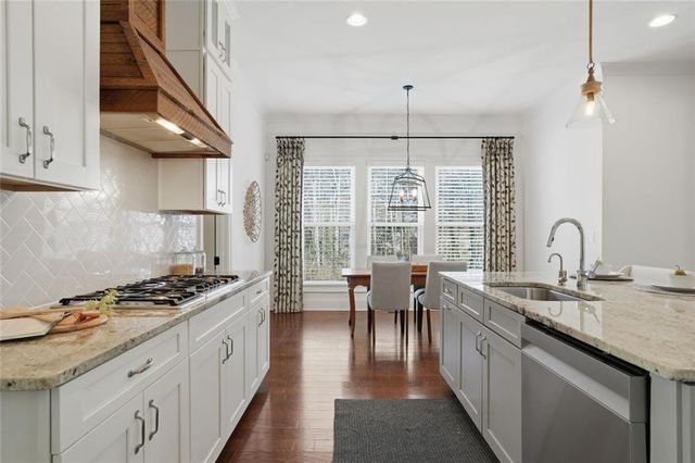 1010 Crossvine Road, Roswell, GA 30075