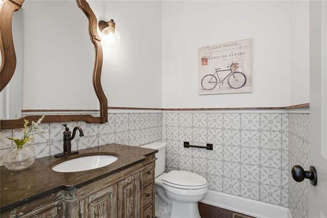 1010 Crossvine Road, Roswell, GA 30075