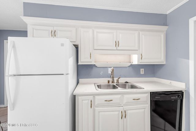 2530 Old Bay Road, Biloxi, MS 39531