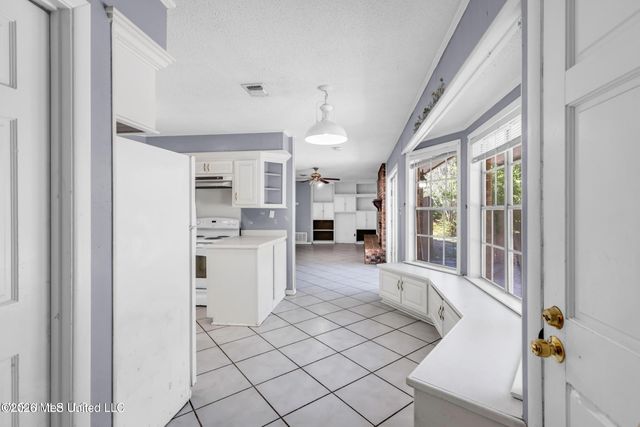 2530 Old Bay Road, Biloxi, MS 39531