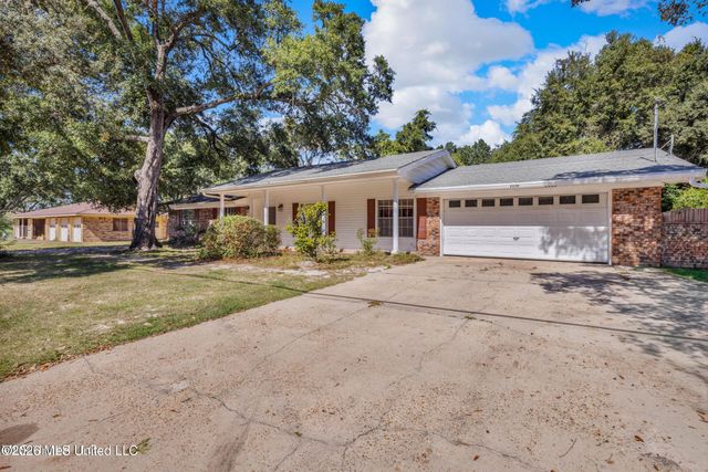 2530 Old Bay Road, Biloxi, MS 39531