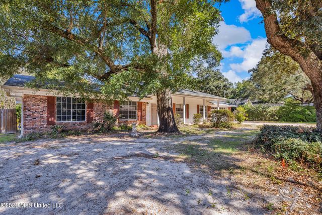 2530 Old Bay Road, Biloxi, MS 39531