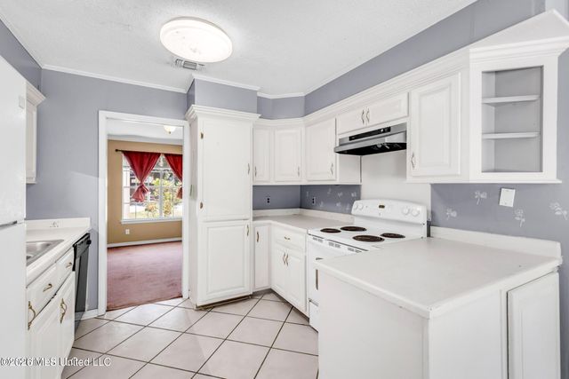 2530 Old Bay Road, Biloxi, MS 39531