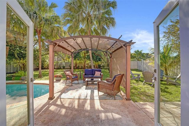 14240 Harpers Ferry Street, Davie, FL 33325