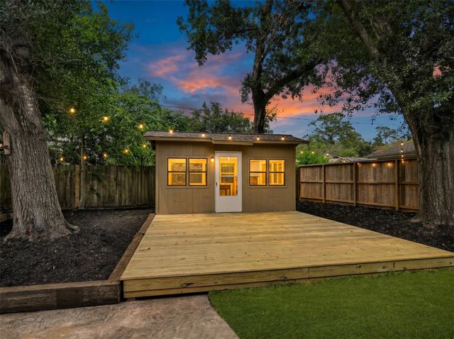 11306 Valley Spring Drive, Houston, TX 77043