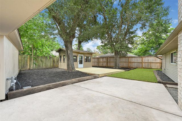 11306 Valley Spring Drive, Houston, TX 77043