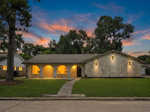 11306 Valley Spring Drive, Houston, TX 77043
