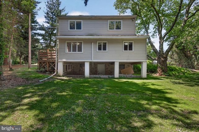 5511 N FRONT ST, Harrisburg, PA 17110