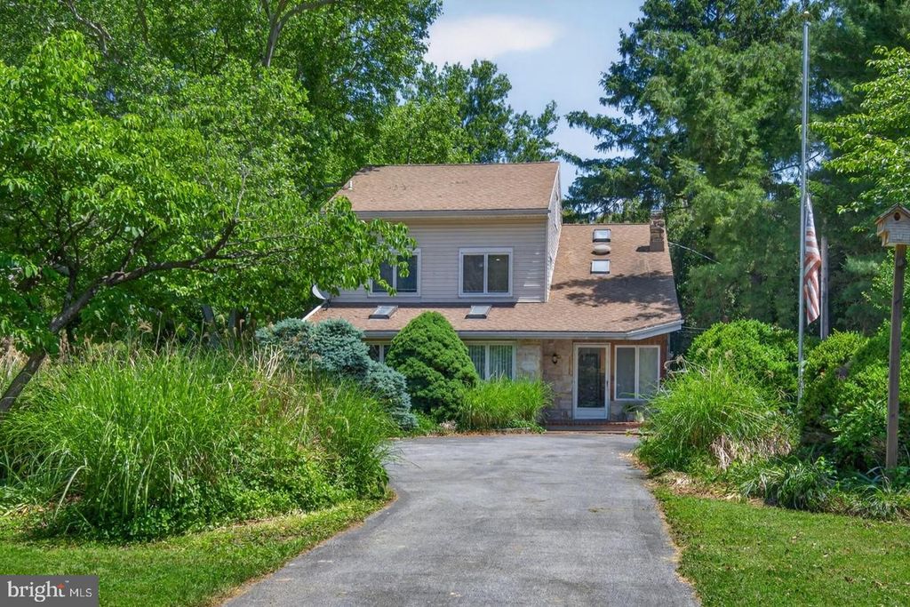 5511 N FRONT ST, Harrisburg, PA 17110
