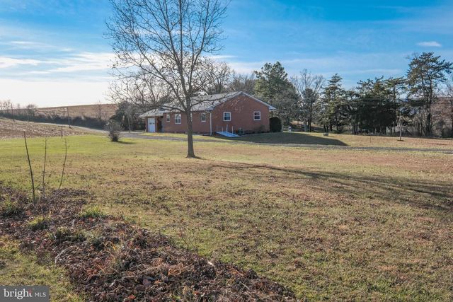 15462 JERSEY MOUNTAIN RD, Levels, WV 25431