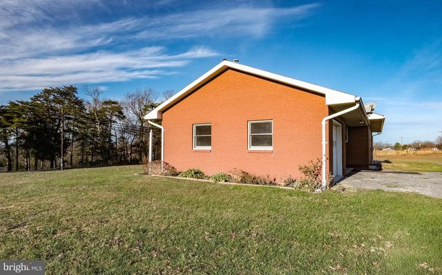 15462 JERSEY MOUNTAIN RD, Levels, WV 25431