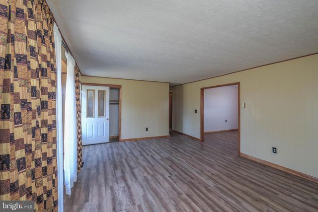 15462 JERSEY MOUNTAIN RD, Levels, WV 25431