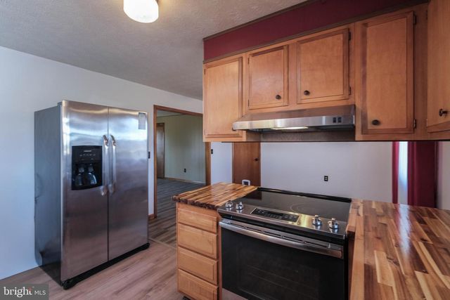 15462 JERSEY MOUNTAIN RD, Levels, WV 25431