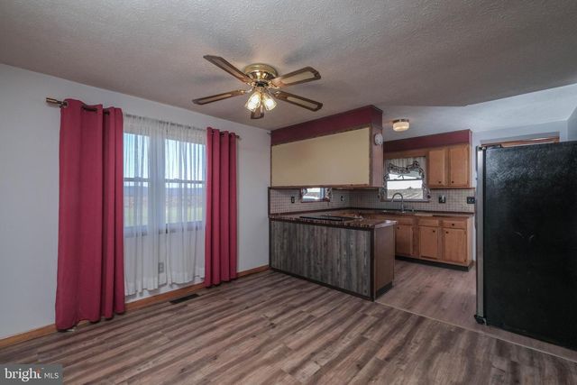 15462 JERSEY MOUNTAIN RD, Levels, WV 25431