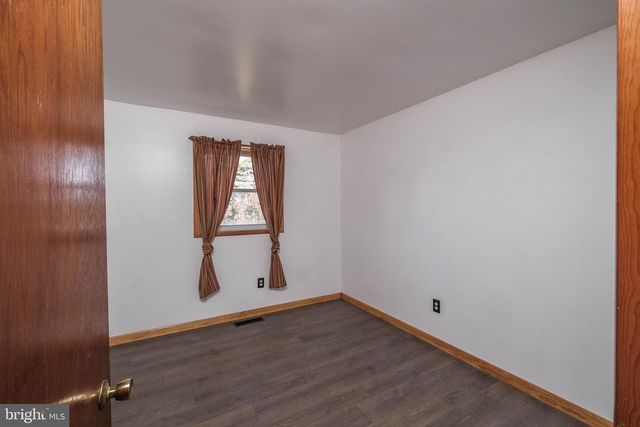 15462 JERSEY MOUNTAIN RD, Levels, WV 25431