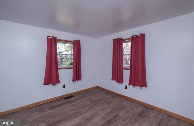 15462 JERSEY MOUNTAIN RD, Levels, WV 25431