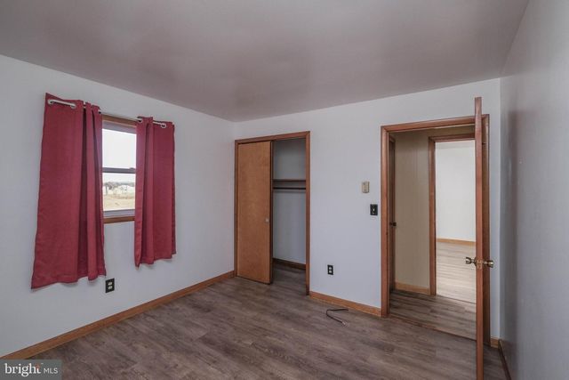 15462 JERSEY MOUNTAIN RD, Levels, WV 25431