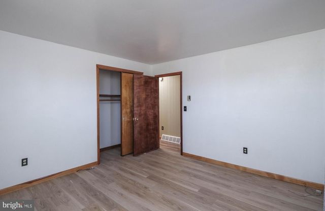 15462 JERSEY MOUNTAIN RD, Levels, WV 25431